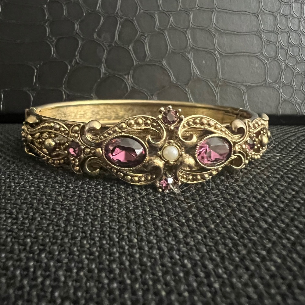 Avon Vintage Gold Tone Purple Rhinestone Pearl Hinged Bangle Bracelet Victorian - Picture 2 of 9